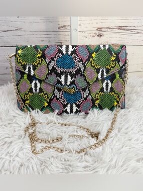 Multicolor Snake-Print Chain Shoulder Envelope Style Bag